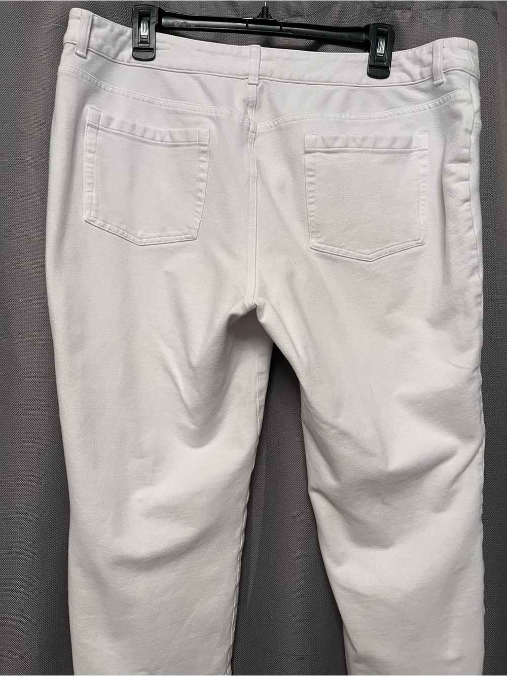 Chico's White Capri Pants with Stretch - Picture 2 of 3